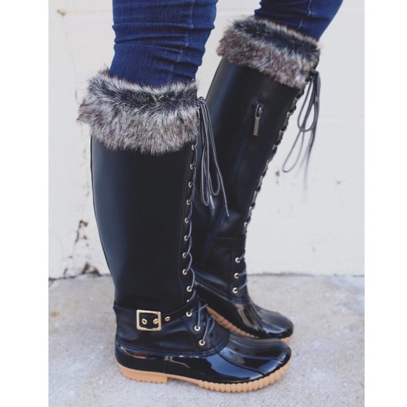 duck boots with fur trim